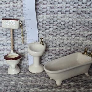 Vintage Porcelain Dollhouse Bathroom Set - 3 Pieces - 1:12 Scale - Maroon/Gold